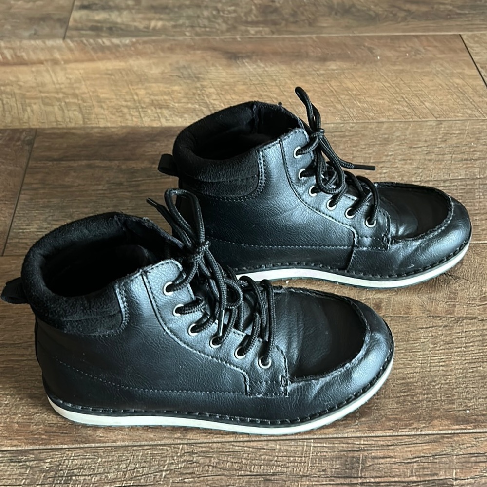 Boys size 2 black boots